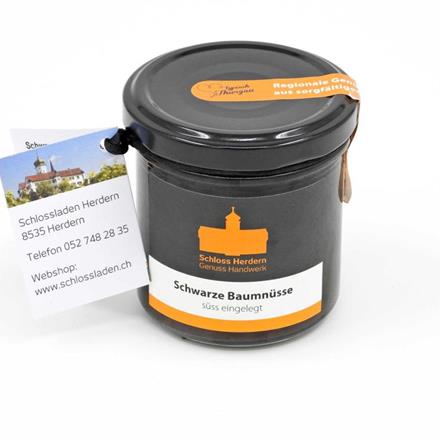 Schwarze Baumnüsse